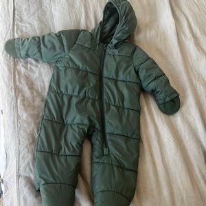 Old Navy Snow Suit 6-12 mos